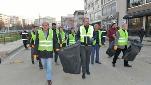 Temizlik ekibi Balatçık Mahallesinde