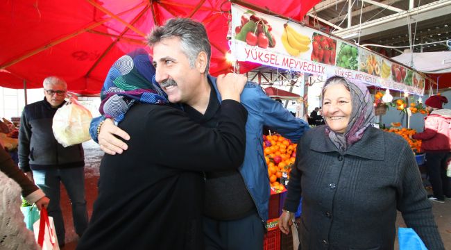 Başkan Sandal'a Pazar'da Sevgi Seli