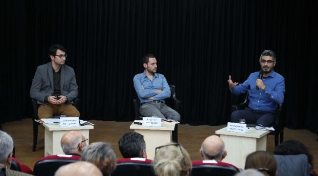Bayraklı'da gazeteciler basın özgürlüğünü anlattı 