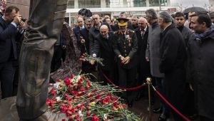 İzmir Fethi Sekin ve Musa Can'ı unutmadı