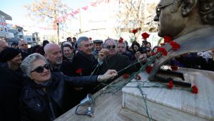 Mumcu Güzelbahçe'de Büstü Başında Anıldı