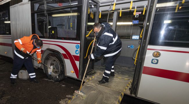 Toplu ulaşım araçlarında aralıksız temizlik 