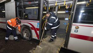 Toplu ulaşım araçlarında aralıksız temizlik 