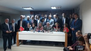 CHP İzmir'de 30 ilçe başkanından Yücel'e destek