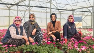 AK Parti İzmir'den bir ilk Kadın çiftçilere "Girişimcilik Çalıştayı" 