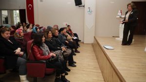 Bayraklı'da 'Kadın hakları' semineri