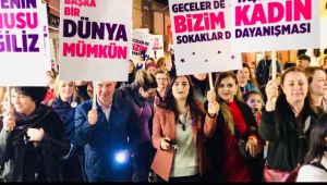 CHP'li Kılıç, Başkan Tunç Soyer ve eşi Neptün Soyer ile "Gece Kemeraltı" yürüyüşüne katıldı