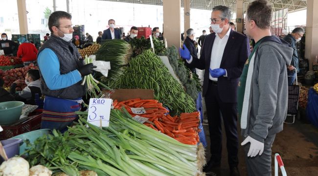 Gaziemir'in pazaryerlerinde koronavirüs seferberliği