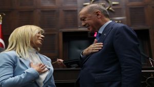 İYİ Parti'den istifa eden Tuba Vural Çokal ve 5 Belediye Başkanı AK Parti'ye geçti