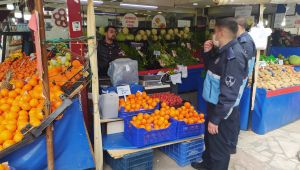 İzmir pazarlarında koronavirüs önlemleri