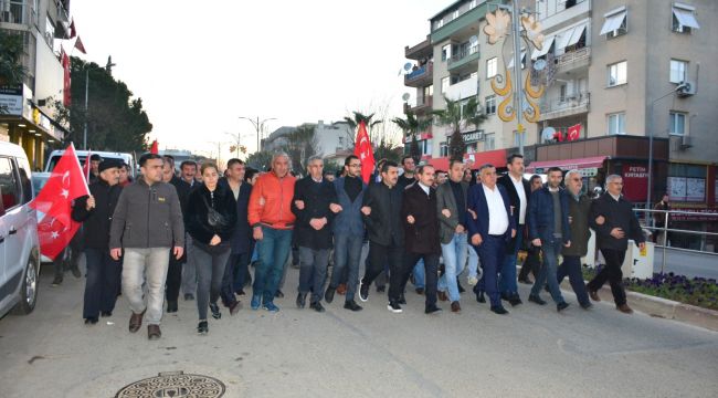 Kemalpaşa'da Şehitlere Saygı Yürüyüşü 