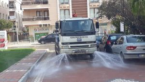 Kemalpaşa'da sokak ve caddeler dezenfekte ediliyor