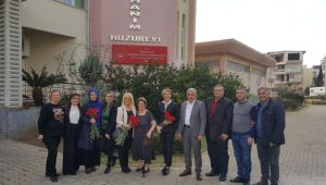MHP'li Kadınlar'dan Zübeyde Hanım Huzurevi Ziyareti 