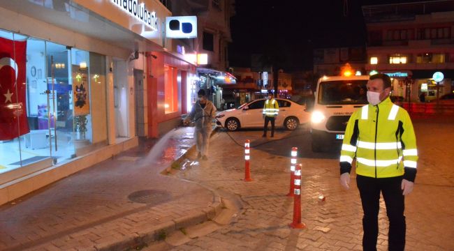 Torbalı'da gece-gündüz dezenfekte çalışması