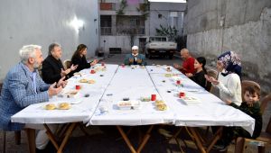 İduğ, Kızılay Başkanı ile birlikte iftar sofrasına konuk oldu