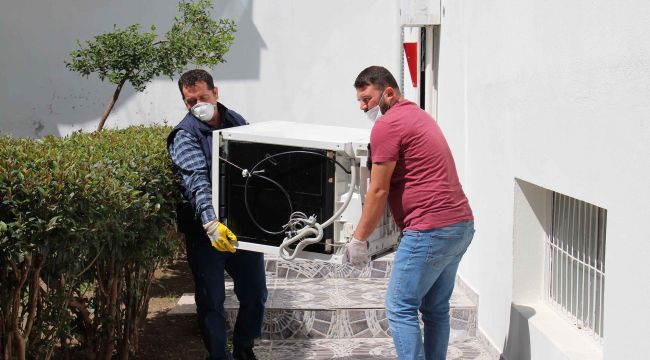 Karşıyaka'da elektronik atıklar evlerden toplanıyor