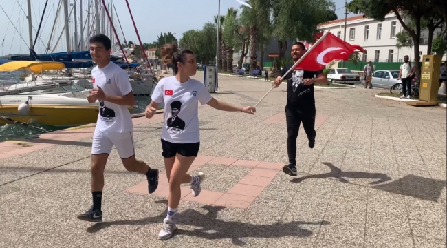 Başkan Fatih Gürbüz ve Foçalı Gençler Atatürk'e Saygı İçin koştu