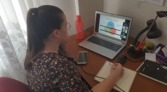 Bayraklı'da öğretmenlere 'online ders' eğitimi