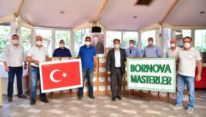 Bornovalı masterlerdan örnek bağış