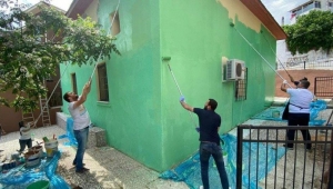 İzmir'de CHP'li gençler köy camisini yeniledi