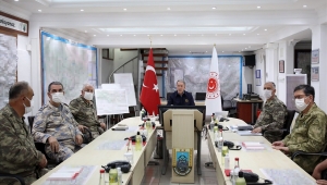 Bakan Akar ve TSK Komuta Kademesi Pençe-Kaplan Operasyonu'nu Sınırın Sıfır Noktasında Sevk ve İdare Etti