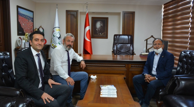 CHP İzmir Milletvekili Özcan Purçu ve Roman STK'ları İzmir Barosu'nu Ziyaret Etti