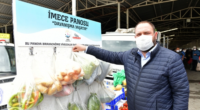Çiğli'de pazar yerlerine imece panosu