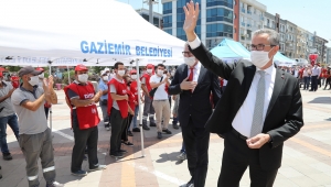 Gaziemir'de toplu sözleşmeye gecikmeli kutlama 