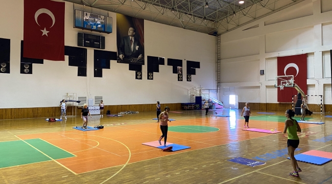 Kuşadası Belediyesi'nin Ücretsiz Spor Kursları Başlıyor 