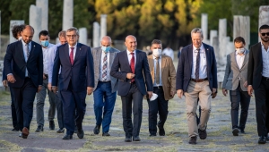 Zeus Sunağı'nın getirilmesi için İzmir tek yürek