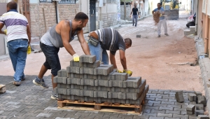 Bornova'ya 100.000 metrekare kilit parke taşı