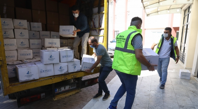 Buca Belediyesi'nden okullara 100 tonluk hijyen malzemesi