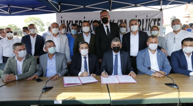 Konak Belediyesi'nden Türkiye'ye örnek sözleşme
