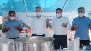 Kuşadası Belediyesi'nden 6 Bin Kişiye Aşure İkramı