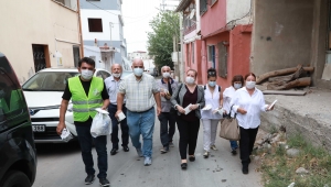Bayraklı'da 15 bin adet dezenfekte ürünü dağıtıldı