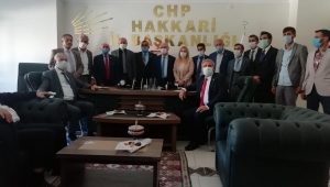 CHP İzmir Milletvekili Kani Beko ve Ankara Milletvekili Yıldırım Kaya; bir dizi temas ve incelemelerde bulunmak üzere Hakkari'ye gitti