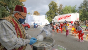 Buca Belediyesi'nden çadır kentin miniklerine hafta sonu sürprizi