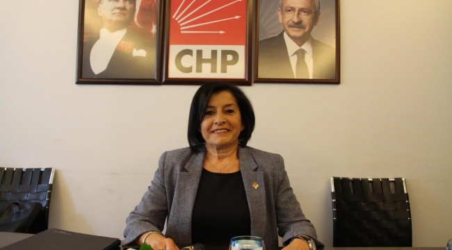 CHP Konak Kadın Kollarından Anlamlı 25 Kasım Açıklaması