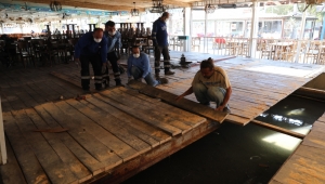 Depremin ardından Seferihisar'da yaşanan tsunamiden zarar görmüştü , Balık hali ve balıkçılar çarşısı yenileniyor