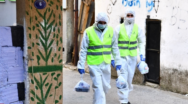 Evinde Covid tedavisi görenlere Büyükşehir'den yemek