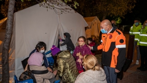 İzmir'de son çadır da bugün kaldırıldı