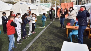 Minik depremzedeler için moral etkinlikleri