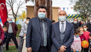 Adile Naşit İzmir'de ölümsüzleşti