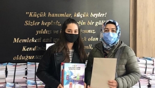 Başkan Sandal'dan BAYSEM'li Öğrencilere Sınavlara Hazırlık Kitabı
