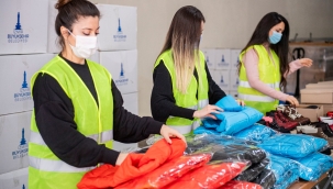 Büyükşehir'den öğrencilere kırtasiye, mont ve bot desteği