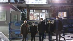 CHP Konak Yeni Yılı Polis Teşkilatıyla Sokakta Karşıladı