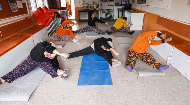 Seferihisar Belediyesi'nden köylü kadınlara klinik pilates dersi