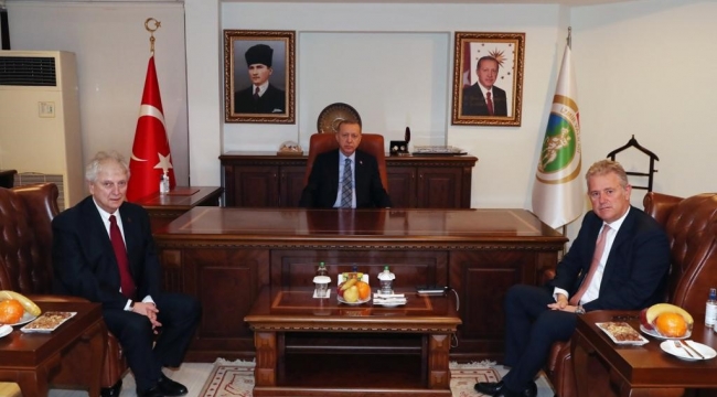 Cumhurbaşkanı Erdoğan,İzmir Programı Kapsamında İZTO ve EBSO Başkanları İle Görüştü
