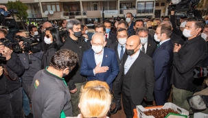 Kılıçdaroğlu İzmir'de sel mağdurlarını ziyaret etti 