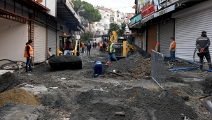 Kuşadası Çarşılarında Çalışmalar Dört Koldan Sürüyor